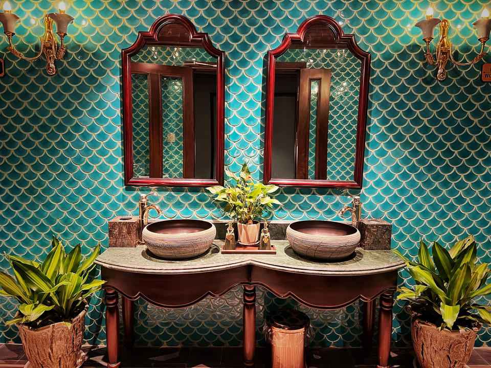 Các thiết kế trên tàu mang dấu ấn giao thoa giữa hai nền văn hóa Việt-Pháp. (Ảnh: Mai Mai/Vietnam+)