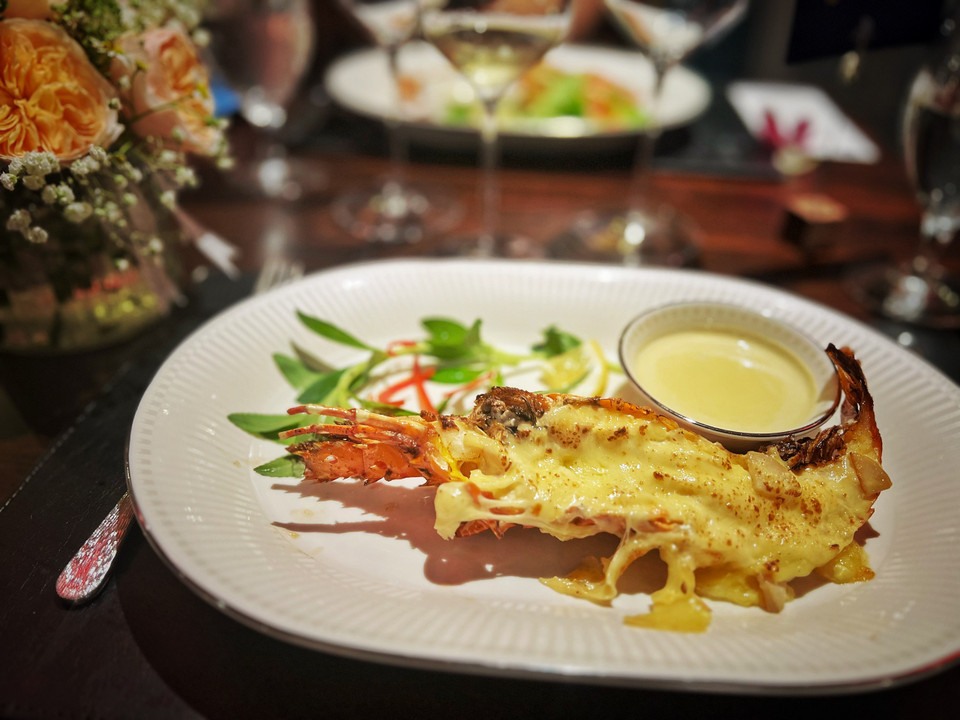 Tôm hùm phô mai bỏ lò. (Ảnh: Mai Mai/Vietnam+)