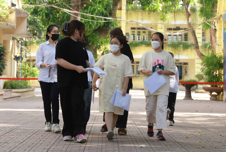 Kết thúc kỳ thi vào lớp 10 đầy căng thẳng, nhiều thí sinh cho biết sẽ dành thời gian nghỉ ngơi, lên kế hoạch giải trí với gia đình và bạn bè. (Ảnh: PV/Vietnam+)