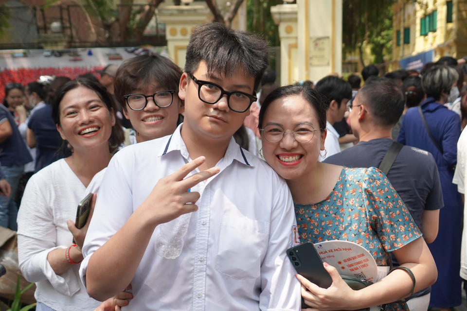 Những ngày căng thẳng đã qua, giờ là thời gian để các gia đình sỹ tử nghỉ ngơi và lên kế hoạch vui chơi giải trí, chờ đợi kết quả tốt từ kỳ thi tuyển sinh vào lớp 10. (Ảnh: PV/Vietnam+)
