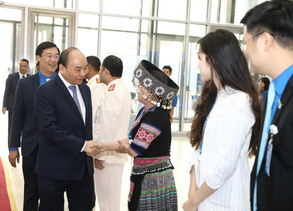  Thủ tướng Chính phủ Nguyễn Xuân Phúc đến dự Đại hội đại biểu toàn quốc Hội Liên hiệp Thanh niên Việt Nam lần thứ VIII, nhiệm kỳ 2019-2024 và đối thoại với thanh niên với chủ đề 'Khát vọng thanh niên Việt Nam-vì Tổ quốc giàu mạnh và văn minh.' (Ảnh: Văn Điệp/TTXVN)