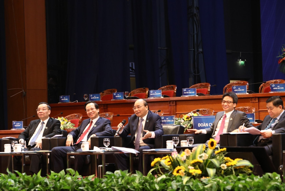 Thủ tướng Nguyễn Xuân Phúc đối thoại với thanh niên. (Ảnh: Văn Điệp/TTXVN)