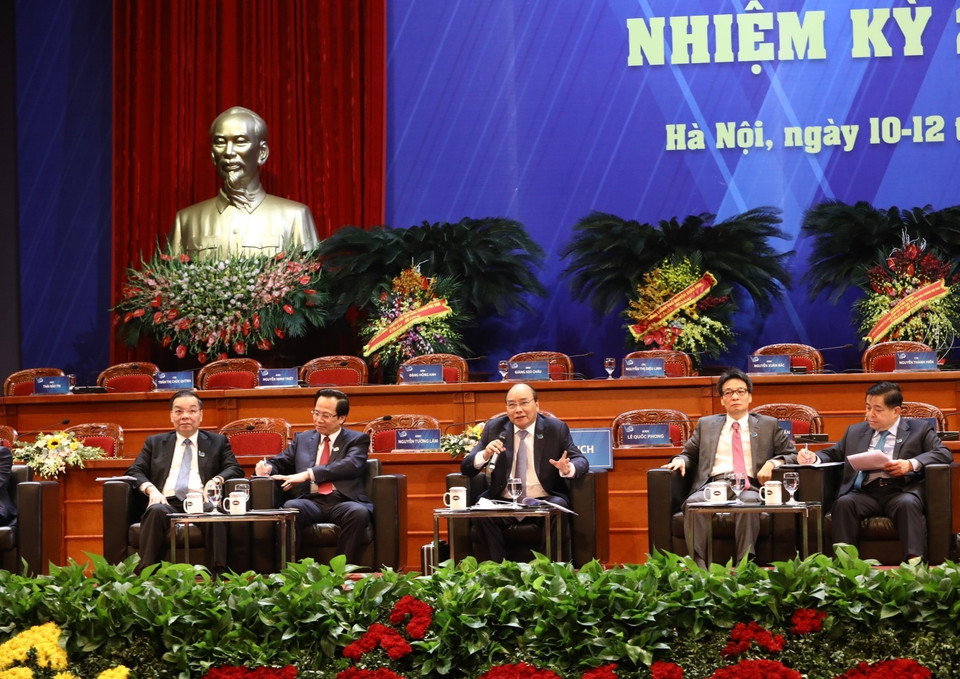 Thủ tướng Nguyễn Xuân Phúc đối thoại với thanh niên. (Ảnh: Văn Điệp/TTXVN)