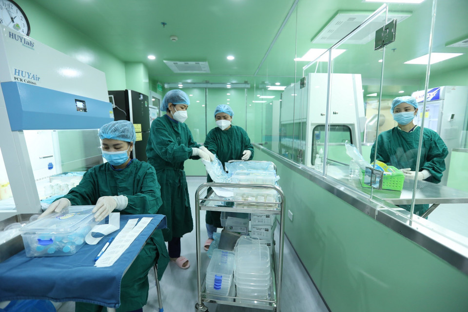 Phòng thanh trùng sữa nhằm loại bỏ các tác nhân vi sinh học như nấm, vi khuẩn, virus, bào tử… (Ảnh: Minh Quyết/TTXVN)