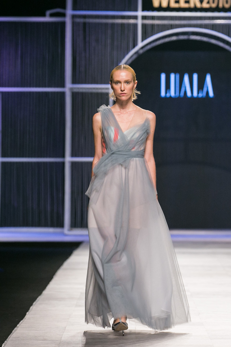 Điều đó không chỉ thể hiện sự kết nối chặt chẽ trong tổng thể hài hòa của bộ sưu tập mà nó còn kể lại câu chuyện thú vị về màu sắc và nghệ thuật. (Ảnh: BTC)