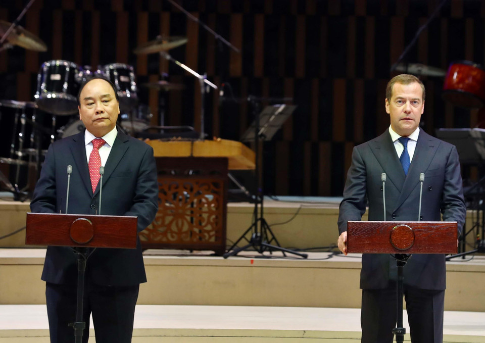 Thủ tướng Nguyễn Xuân Phúc và Thủ tướng Dmitri Medvedev phát biểu tại Lễ khai mạc Năm chéo Việt Nam-Liên bang Nga. (Ảnh: Thống Nhất/TTXVN)