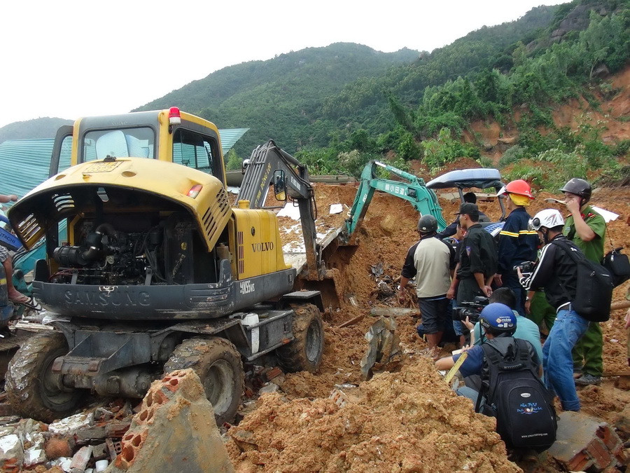 Hiện trường vụ sạt lở. (Ảnh: Nguyên Lý/TTXVN)