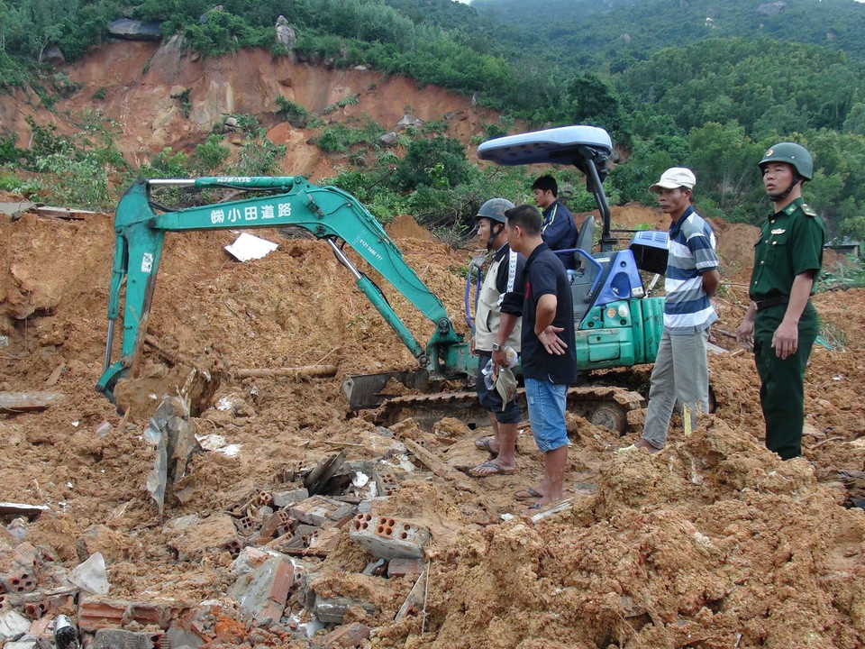 Hiện trường vụ sạt lở. (Ảnh: Nguyên Lý/TTXVN)