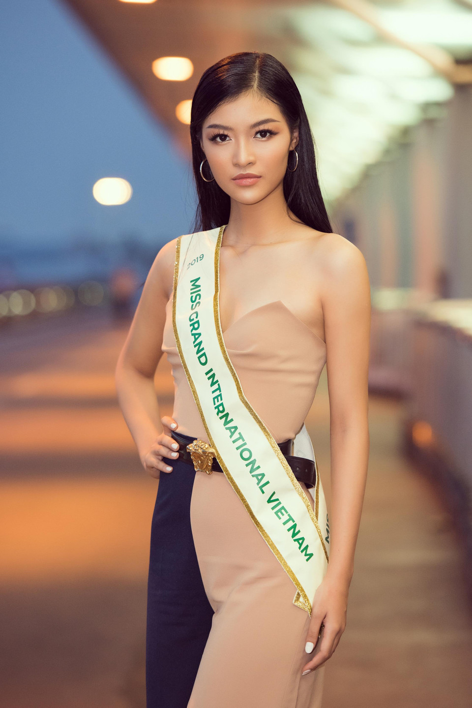 Trước đó, tại đêm chung kết Miss World Vietnam 2019, Á hậu Kiều Loan đã được trao giải băng tham dự Miss Grand International 2019, nối gót đàn chị Phương Nga tại cuộc thi nhan sắc này. (Ảnh: Quang Đức/Vietnam+)