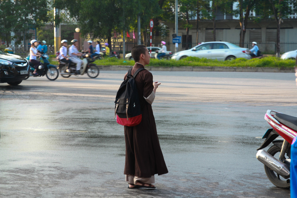 Có bóng dáng các nhà sư trong kỳ thi này. (Ảnh: Minh Sơn/Vietnam+)