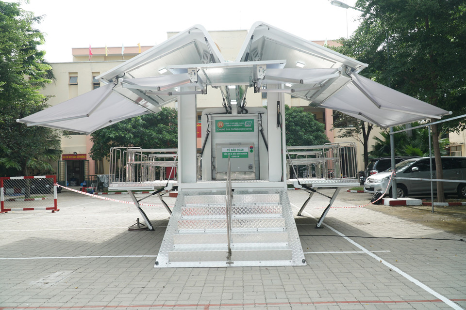 Chiếc xe tiêm chủng lưu động sẽ dùng để phục vụ tiêm vaccine cho người dân tại Thành phố Hồ Chí Minh. (Ảnh: Thu Hương/TTXVN)