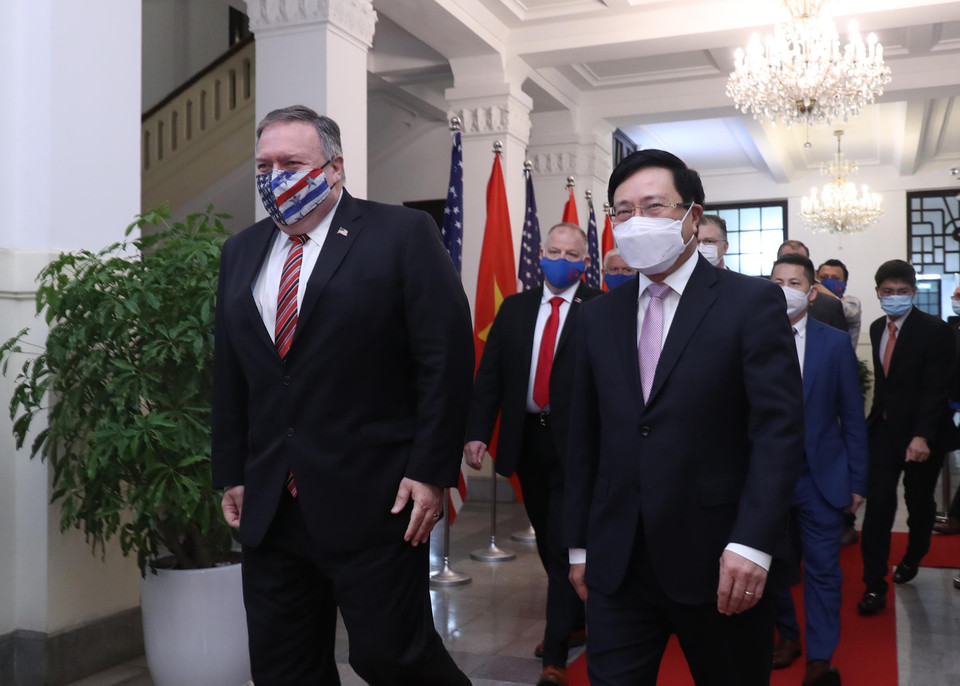 Phó Thủ tướng, Bộ trưởng Bộ Ngoại giao Phạm Bình Minh với Ngoại trưởng Hoa Kỳ Mike Pompeo. (Ảnh: Lâm Khánh/TTXVN)