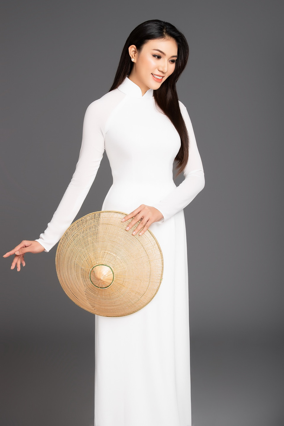 Trần Thị Giao Linh (sinh năm 1992) có gương mặt khả ái, đậm chất Việt Nam và vóc dáng chuẩn 92-67-100cm cùng chiều cao 1m70, là một nhân tố đáng để kỳ vọng. (Ảnh: Mr AT)