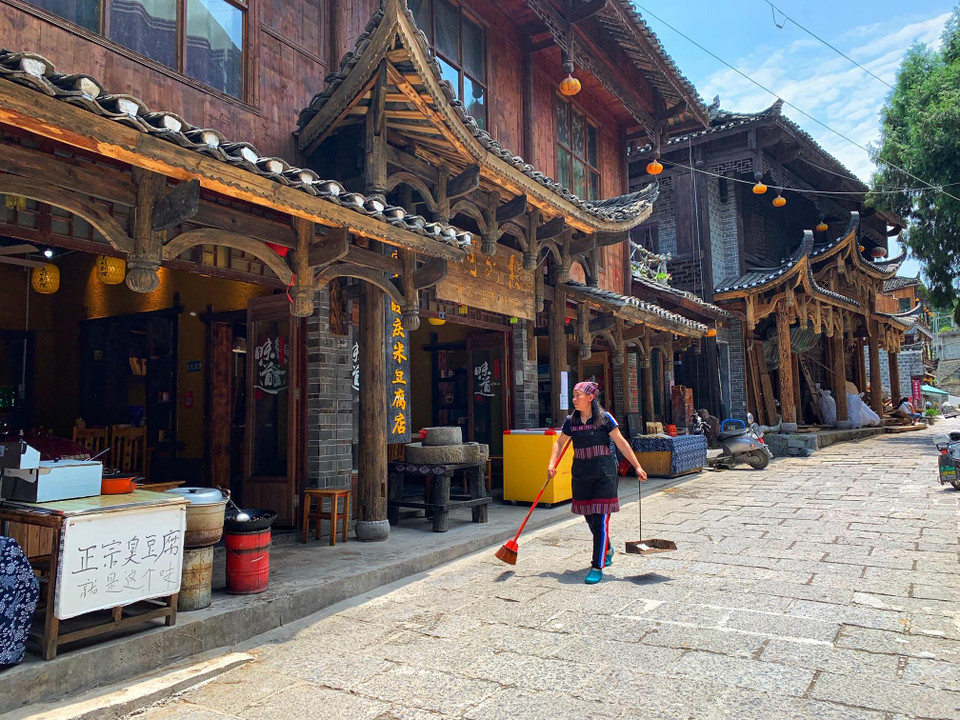 Đến Phù Dung Trấn, bạn sẽ được tìm hiểu về nét đẹp văn hóa cũng như truyền thống lịch sử của người dân tộc Thổ Gia và người Miêu. (Ảnh: Xuân Mai/Vietnam+)