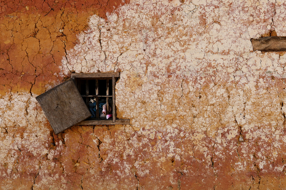 Những ô cửa sổ tò vò. (Ảnh: Xuân Mai/Vietnam+)