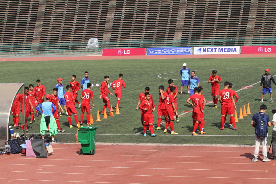 U22 Việt Nam chủ yếu tập những bài đơn giản. (Ảnh: Hoàng Linh/TTXVN)