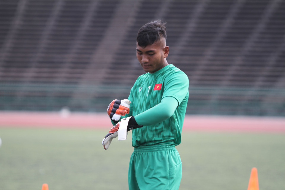 Thủ môn Y Eli Niê, cầu thủ ít tuổi nhất của U22 Việt Nam tại giải đấu năm nay. Anh sinh năm 2001. (Ảnh: Hoàng Linh/TTXVN)