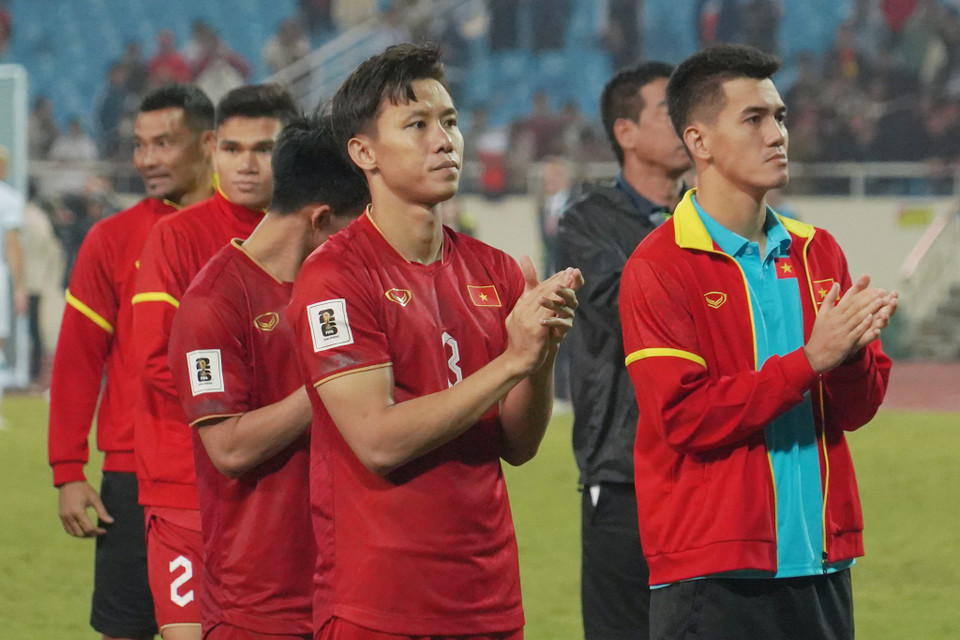 Thời gian còn lại là không đủ để Tuyển Việt Nam gỡ hòa. Quế Ngọc Hải và các đồng đội phải nhận thất bại với tỷ số tối thiểu. (Ảnh: Việt Anh/Vietnam+)