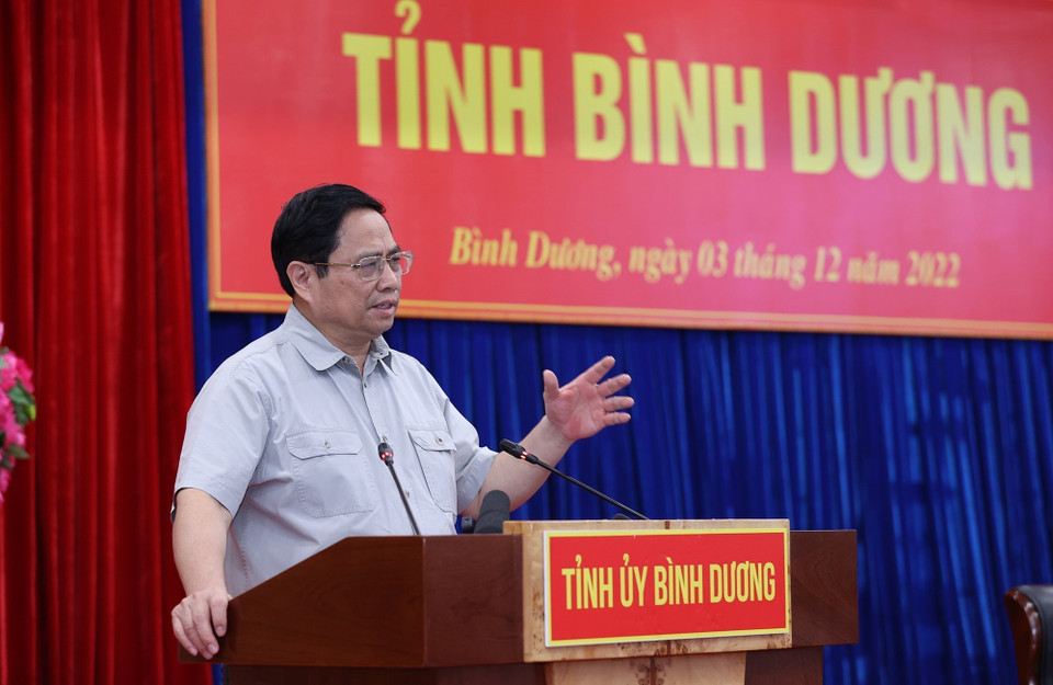 Thủ tướng Phạm Minh Chính phát biểu kết luận buổi làm việc với Ban Thường vụ Tỉnh ủy Bình Dương. (Ảnh: Dương Giang/TTXVN)