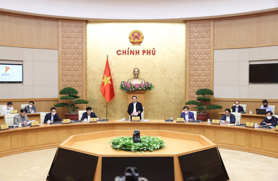 Thủ tướng Phạm Minh Chính chủ trì phiên họp Chính phủ chuyên đề tháng 11 về Chiến lược tổng thể phòng chống dịch COVID-19 giai đoạn 2021-2023; Chương trình phục hồi và phát triển kinh tế-xã hội; Dự án đường bộ cao tốc Bắc-Nam phía Đông giai đoạn 2021-2025 .(Ảnh: Dương Giang/TTXVN)
