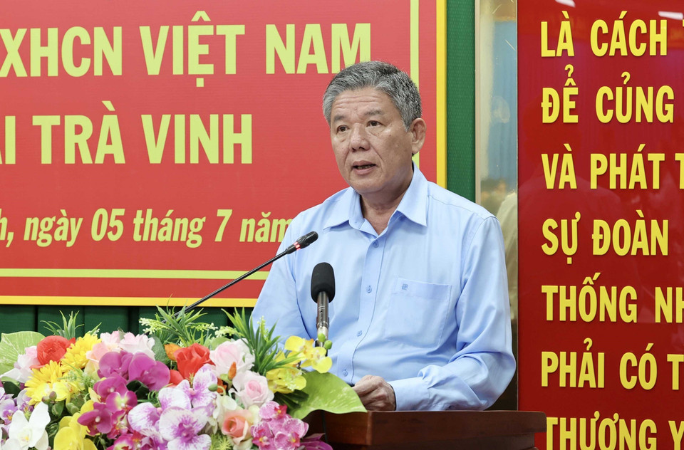 Bí thư Tỉnh ủy Trà Vinh Ngô Chí Cường trình bày báo cáo. (Ảnh: Nhan Sáng/TTXVN)