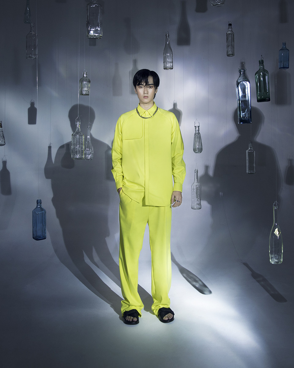 Thông điệp của 'Revival' là ý thức và tinh thần bảo vệ môi trường, cũng như mang đến cảm xúc cho người mặc về tình yêu thiên nhiên. (Ảnh: Vietnam+)