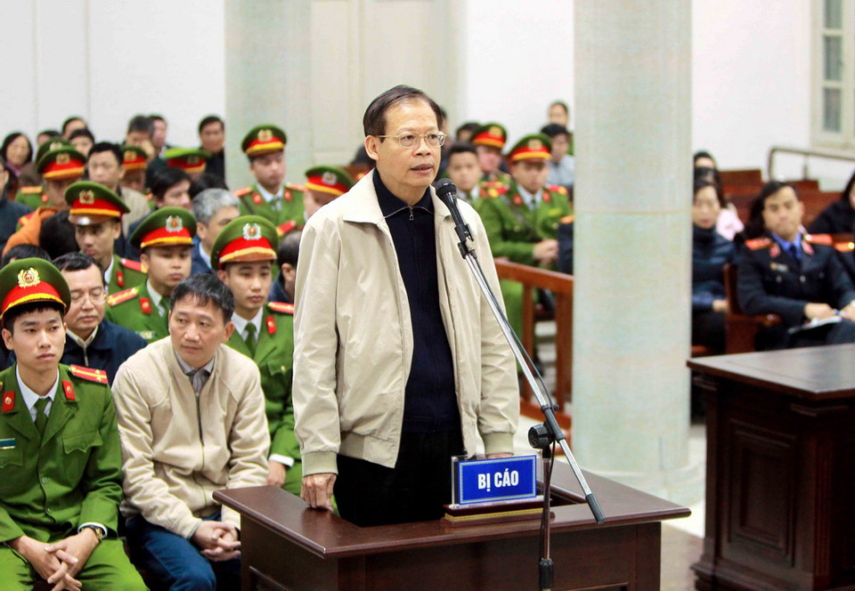 Bị cáo Phùng Đình Thực trả lời câu hỏi tại phiên tòa. (Ảnh: An Đăng/TTXVN)