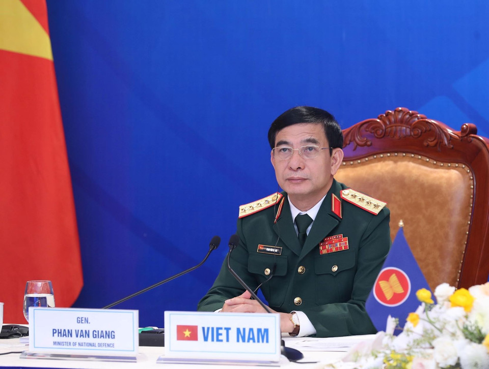 Đại tướng Phan Văn Giang, Bộ trưởng Bộ Quốc phòng Việt Nam, dự Hội nghị hẹp Bộ trưởng Quốc phòng các nước ASEAN (ADMM hẹp) theo hình thức trực tuyến. (Ảnh: Trọng Đức/TTXVN)