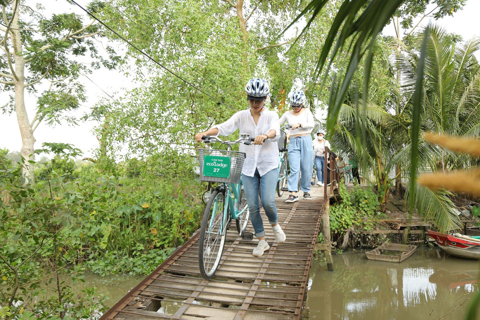 Ba Láng (Cái Răng, Cần Thơ) không chỉ là 'thủ phủ' của trái cây miền Tây sông nước mà đến đây du khách sẽ có nhiều trải nghiệm thú vị trên hành trình khám phá chỉ với một ngày. (Ảnh: Anh Tùng/Vietnam+)