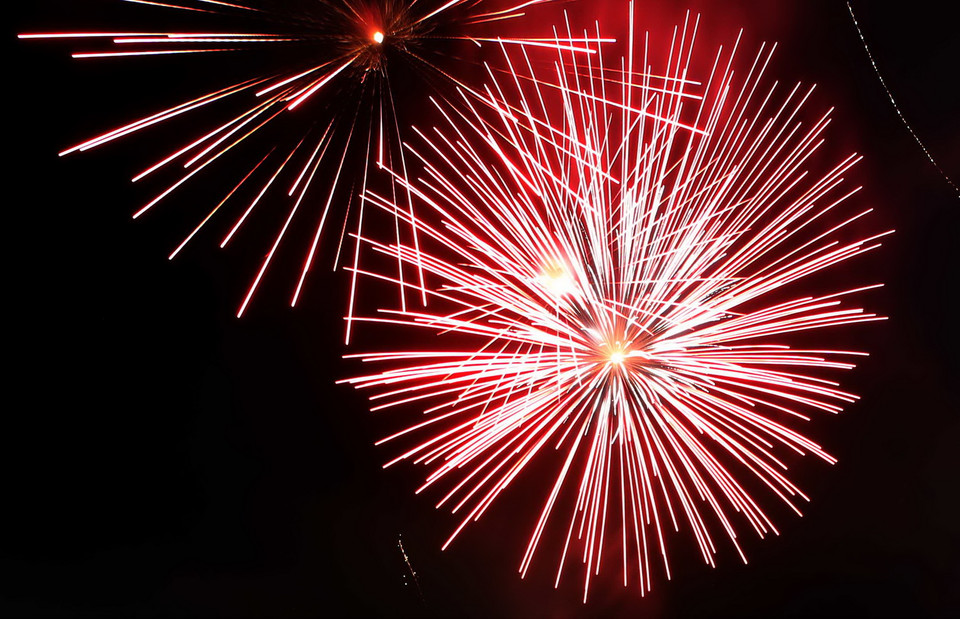 Đà Nẵng bắn pháo hoa tầm cao đón năm mới 2016. (Ảnh: Trần Lê Lâm/TTXVN) 