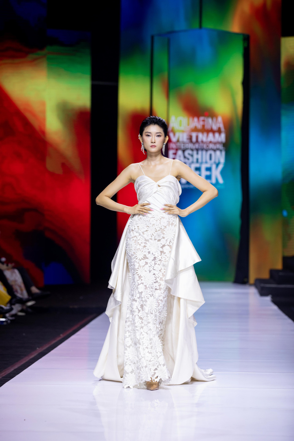 Thiết kế trong bộ sưu tập 'Bướm hoang'. (Ảnh: CTV/Vietnam+)