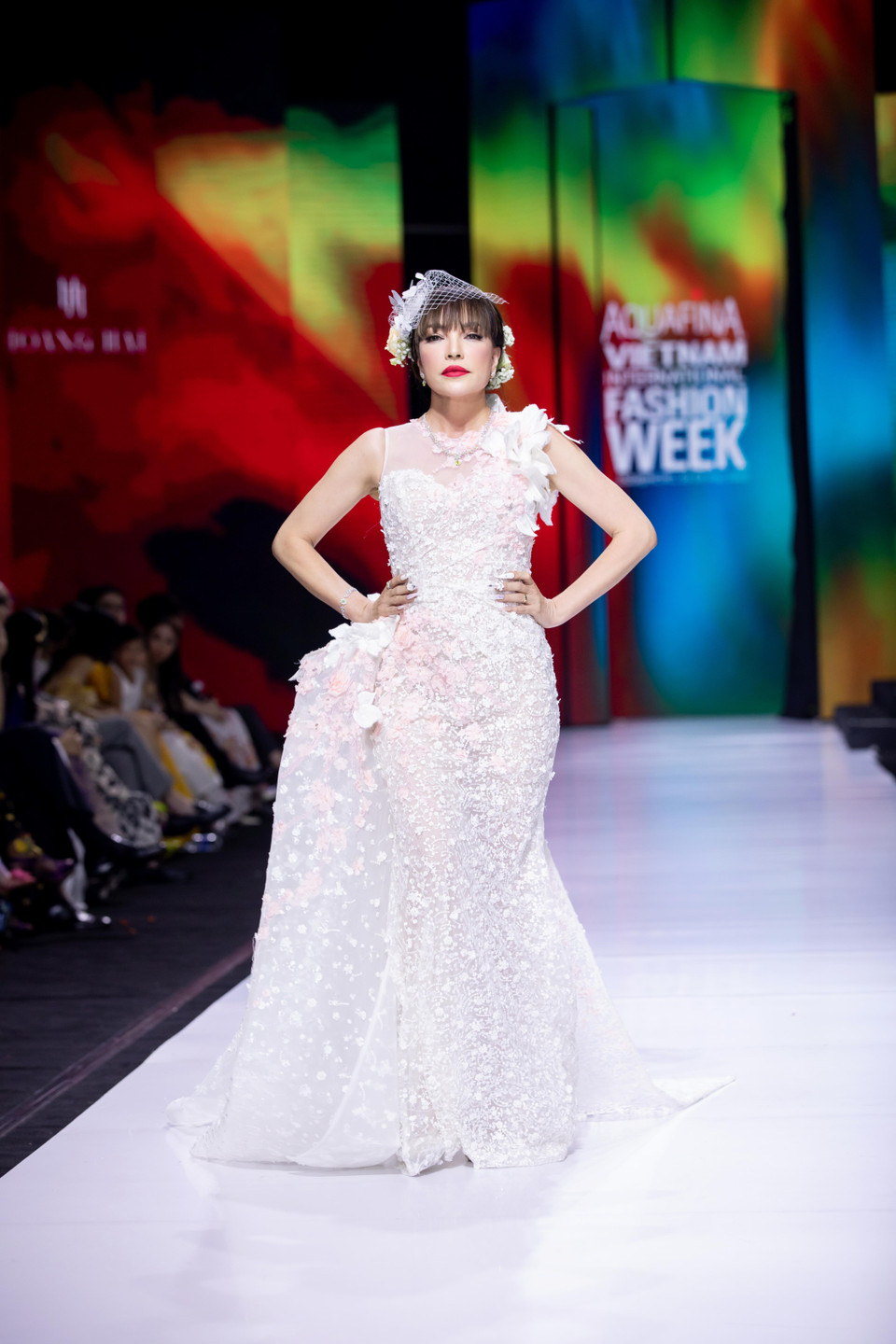 Thiết kế trong bộ sưu tập 'Bướm hoang'. (Ảnh: CTV/Vietnam+)