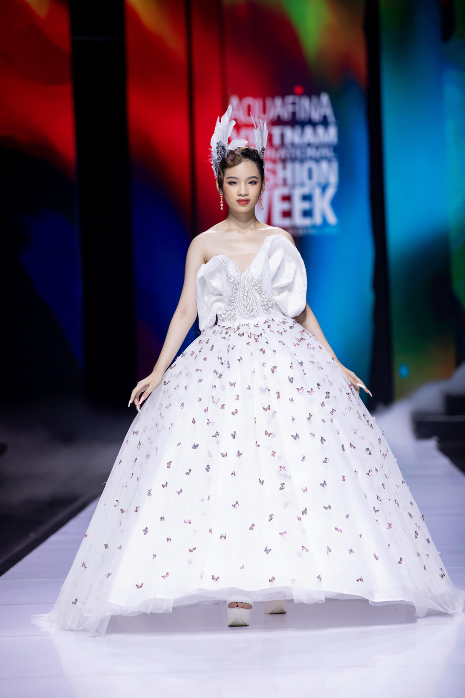 Thiết kế trong bộ sưu tập 'Bướm hoang'. (Ảnh: CTV/Vietnam+)