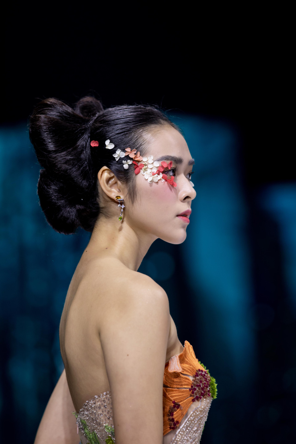 Thiết kế trong bộ sưu tập 'Bướm hoang'. (Ảnh: CTV/Vietnam+)