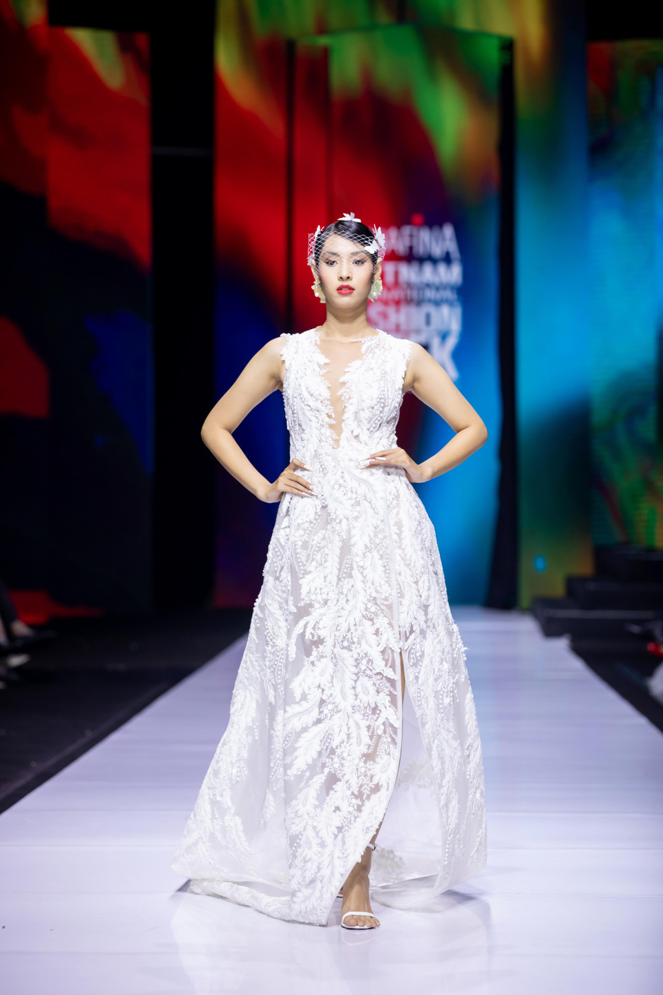 Thiết kế trong bộ sưu tập 'Bướm hoang'. (Ảnh: CTV/Vietnam+)