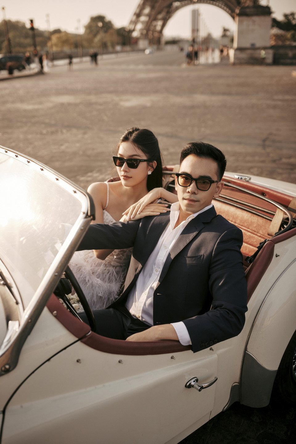 Bộ ảnh cưới ngay dưới chân tháp Eiffel được xem là độc đáo và để lại cho Á hậu Phương Anh và chồng doanh nhân nhiều cảm xúc đặc biệt. (Ảnh: CTV/Vietnam+)