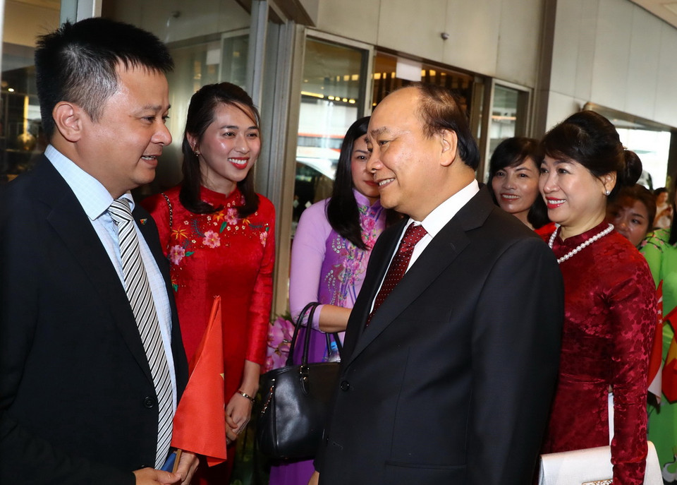 Thủ tướng Nguyễn Xuân Phúc và Phu nhân tại sân bay quốc tế Changi. (Ảnh: Thống Nhất/TTXVN)