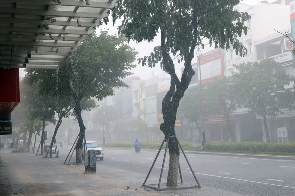 Mưa lớn xảy ra trên địa bàn thành phố Đà Nẵng do bão số 5 gây ra. (Ảnh: Trần Lê Lâm/TTXVN)
