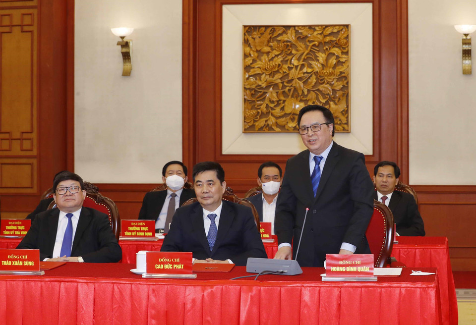 Ông Hoàng Bình Quân, nguyên Ủy viên Trung ương Đảng, nguyên Trưởng Ban Đối ngoại Trung ương phát biểu tại hội nghị. (Ảnh: Phương Hoa/TTXVN)