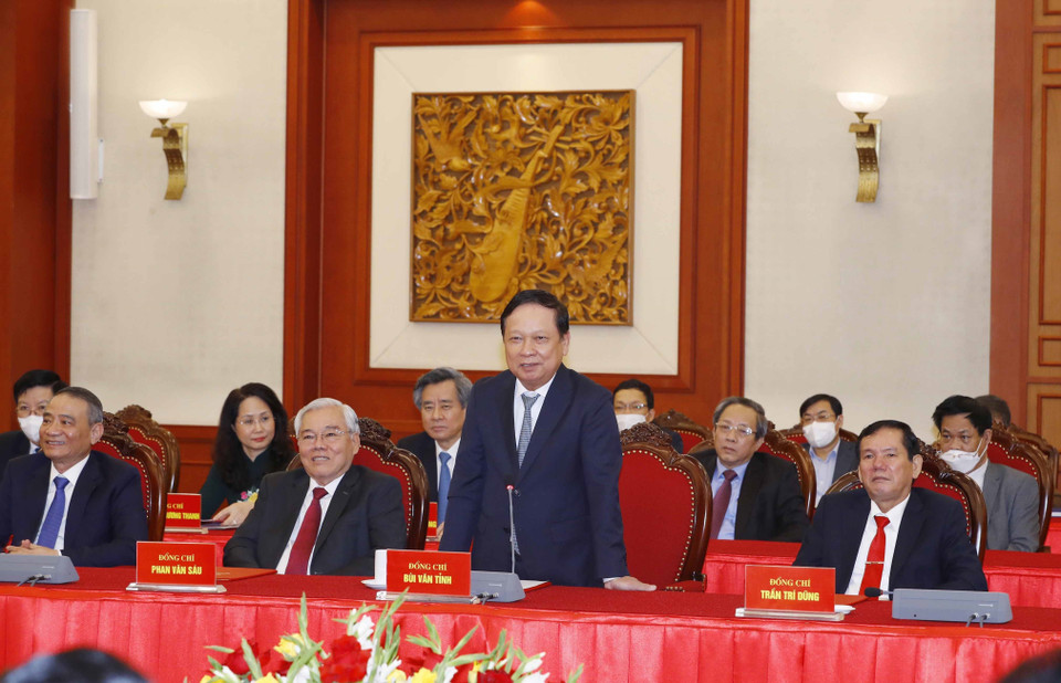 Ông Bùi Văn Tỉnh, nguyên Ủy viên Trung ương Đảng, nguyên Bí thư Tỉnh ủy Hòa Bình phát biểu tại hội nghị. (Ảnh: Phương Hoa/TTXVN)