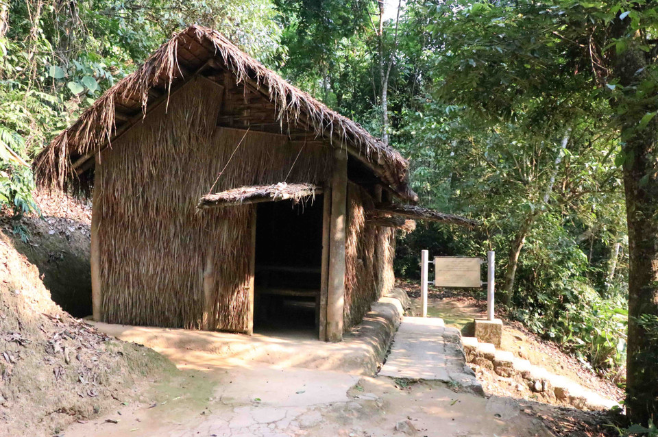 Lán ở và làm việc của Phó Tổng tham mưu trưởng Hoàng Văn Thái. (Ảnh: Xuân Tiến/TTXVN)