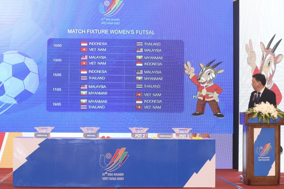 Môn futsal nữ chỉ gồm 5 đội: Thái Lan, Việt Nam, Indonesia, Malaysia và Myanmar, không chia bảng mà bốc thăm thứ tự thi đấu. Các đội đấu vòng tròn một lượt tính điểm và xếp thứ tự huy chương, từ 10/5 đến 19/5 tại Hà Nam. (Ảnh: Minh Quyết /TTXVN)