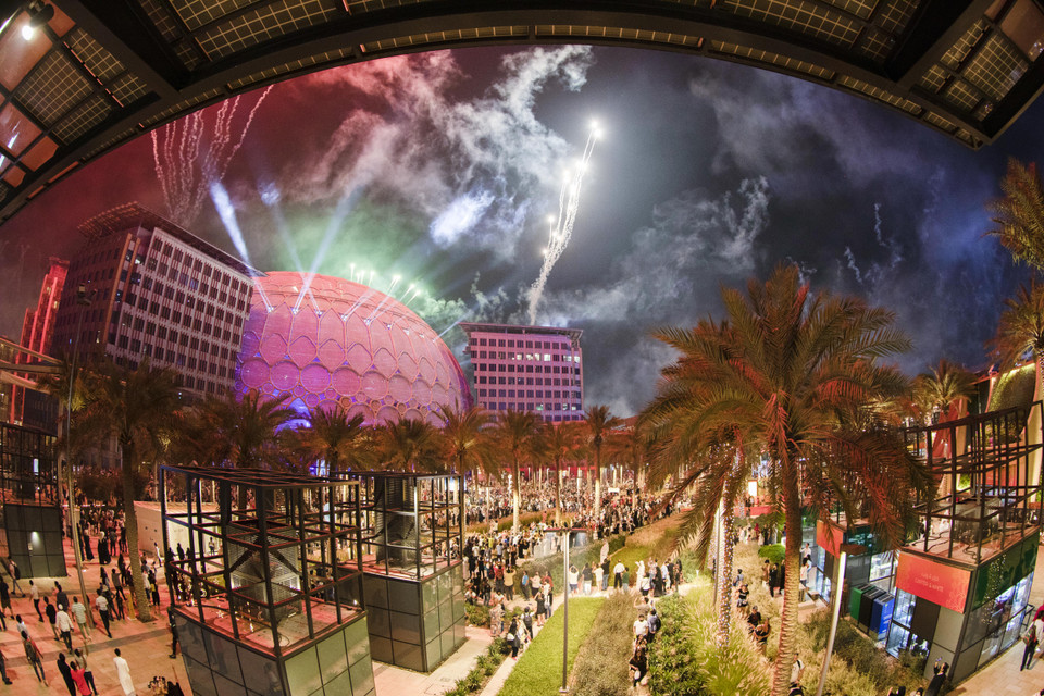 Chủ đề của EXPO 2020 Dubai là “Kết nối trí tuệ, kiến tạo tương lai” hướng đến các giải pháp bền vững cho vấn đề toàn cầu, đòi hỏi sự hợp tác giữa các nền văn hóa, các quốc gia và khu vực.(Nguồn: Vietnam+) 