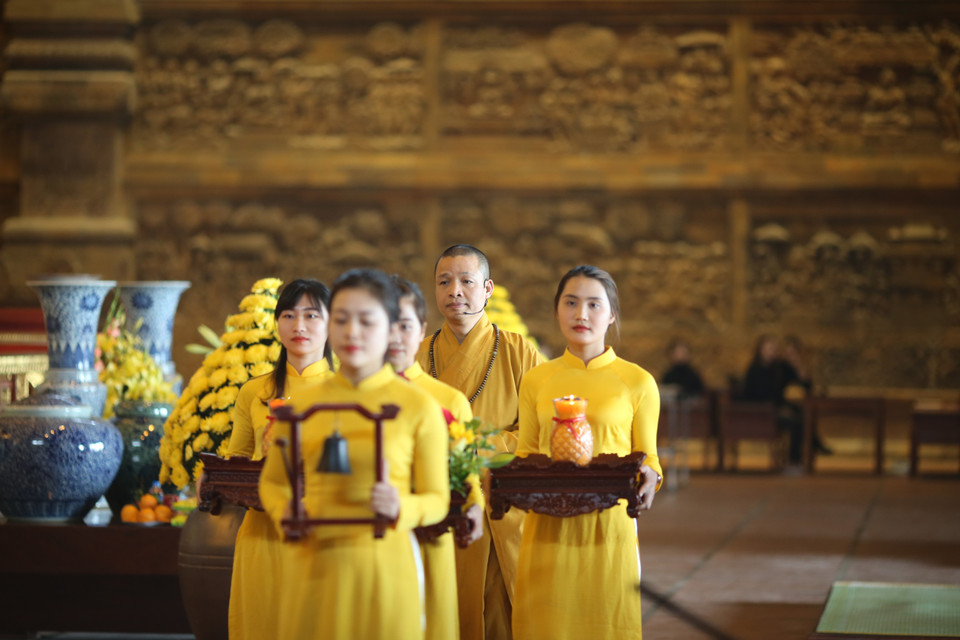 Buổi lễ được diễn ra ở Điện Tam Thế. (Ảnh: Xuân Mai/Vietnam+)