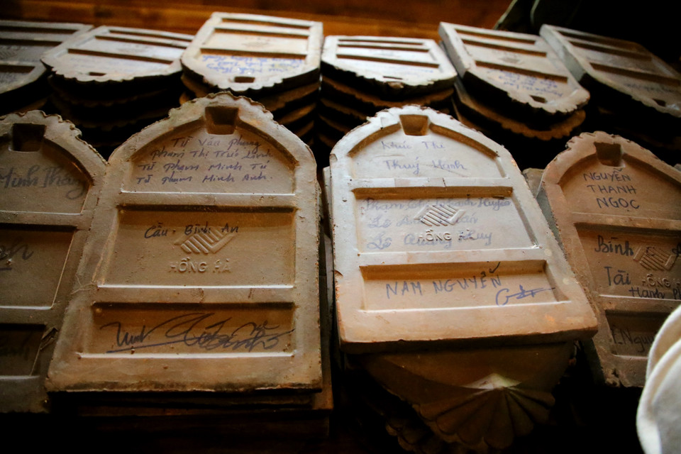 Một góc kỷ niệm dành cho các du khách, Phật tử về chiêm bái chùa. (Ảnh: Xuân Mai/Vietnam+)