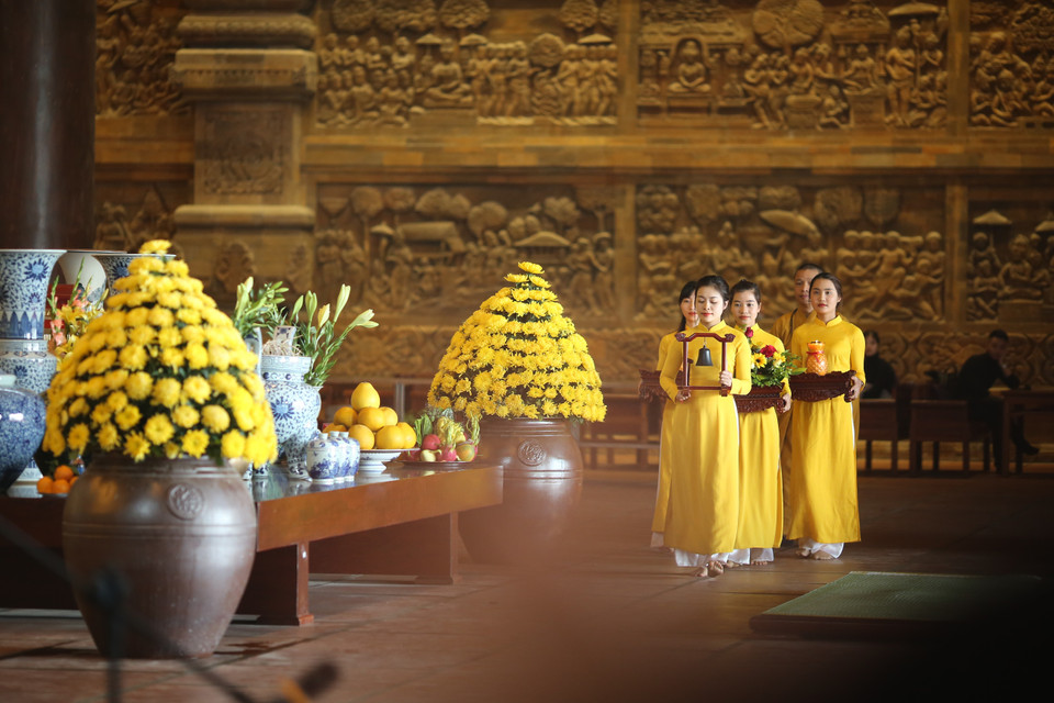 Một buổi lễ thuyết pháp và cầu an của Phó Trụ trì chùa Tam Chúc, Thượng tọa Thích Minh Quang. (Ảnh: Xuân Mai/Vietnam+)