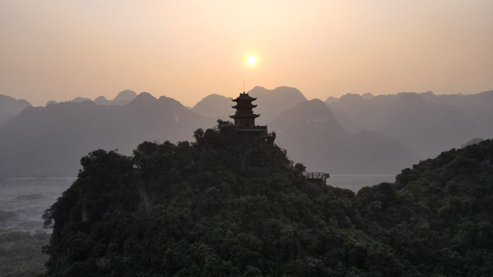 Chùa Tam Chúc cổ được xây dựng từ thời nhà Đinh, ngự ở vị thế cao nhất trong quần thể Tam Chúc. (Ảnh: Xuân Mai/Vietnam+)