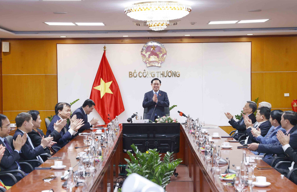 Chủ tịch Quốc hội Vương Đình Huệ phát biểu. (Ảnh: Doãn Tấn/TTXVN)