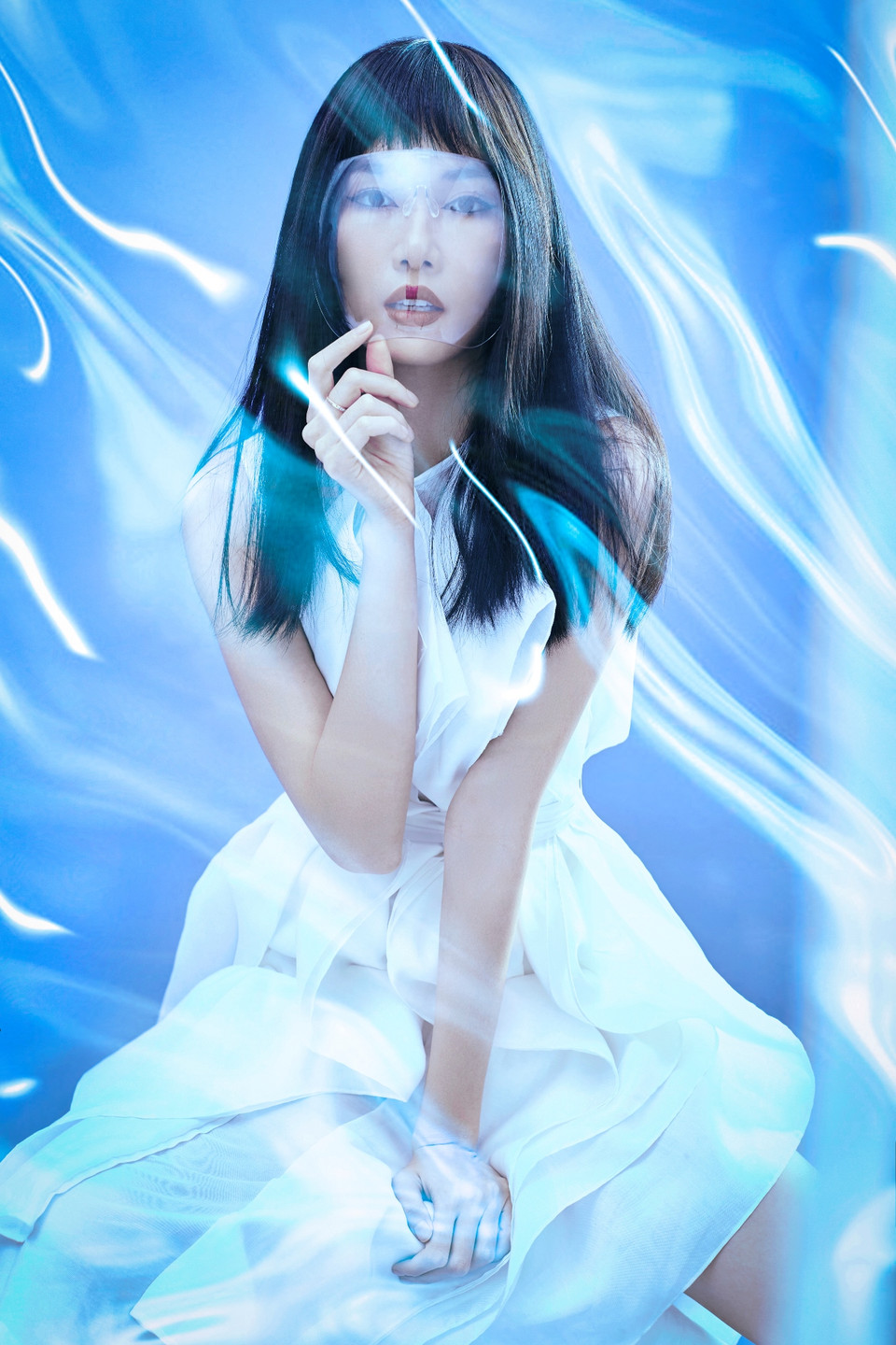 Phương Anh cho rằng con người không đơn độc trong cuộc chiến này, cùng với nhau, chúng ta có thể chiến thắng dịch bệnh. (Ảnh: CTV/Vietnam+)