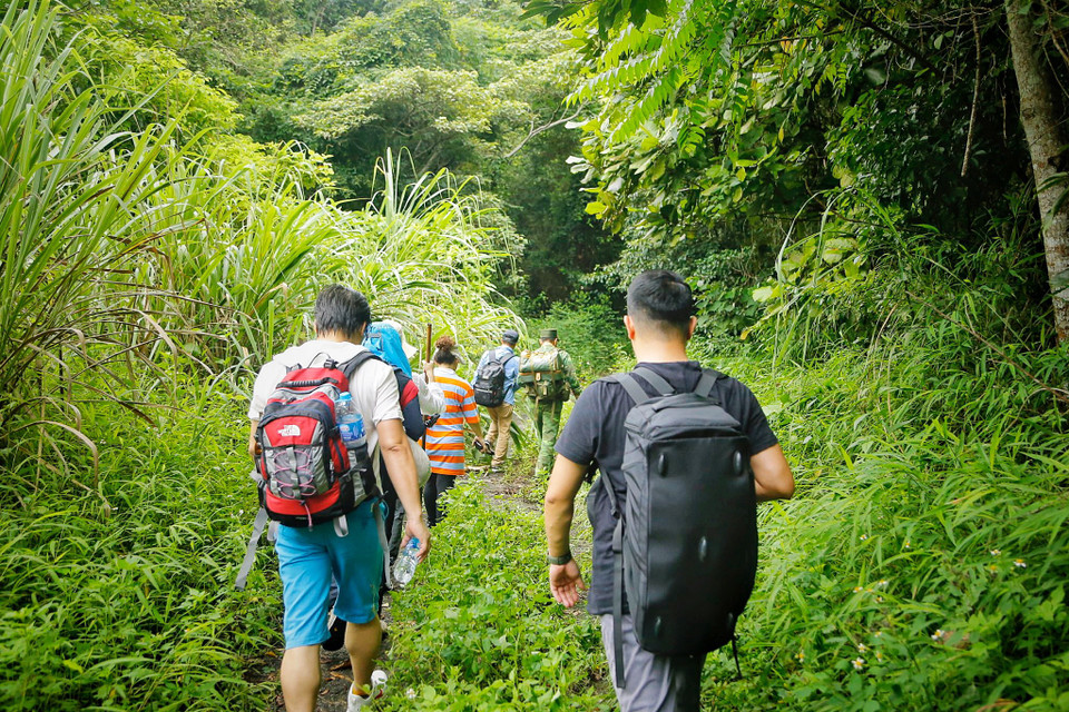 Chặng đường còn lại sẽ dẫn bạn dừng chân ở làng Việt Hải, huyện đảo Cát Hải vào khoảng 14 giờ chiều. (Ảnh: CTV/Vietnam+)